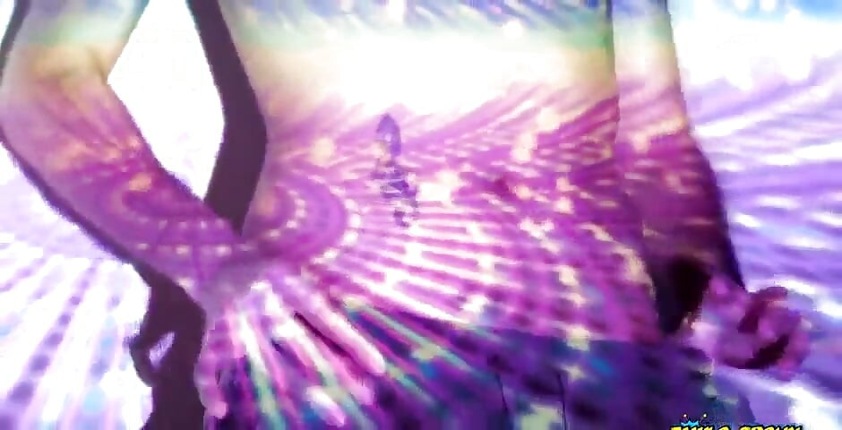 폭죽 사정으로 공간에서 내 큰 라틴계 자지를 따먹어