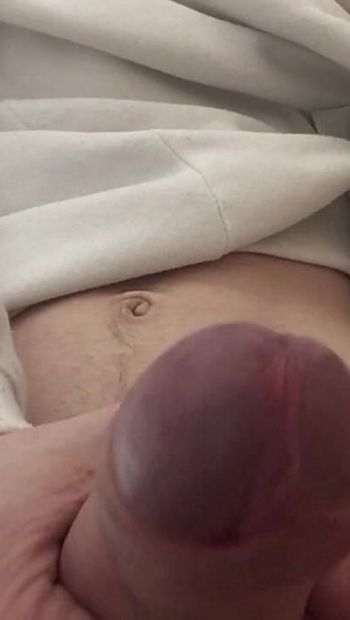 Hi my first video if it got 200 likes then it follows the cumshow