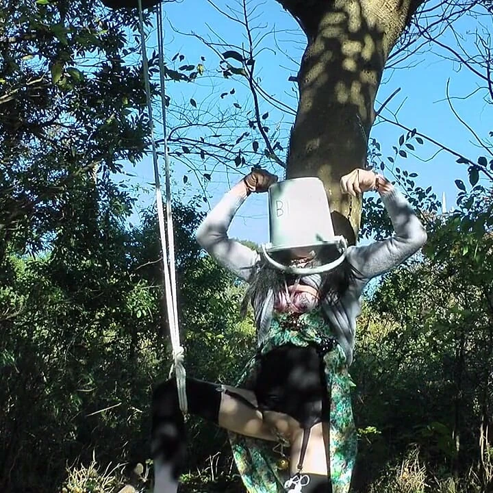 Master Trainer's Command No. 23: Single-leg Suspension Bucket Punishment