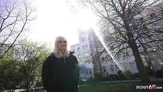 Alman izci - minik İsviçreli genç Lilly Lovemoon 18 ilk kez oyuncu seçmelerinde