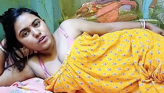 Индийская деревня Секс видео, индийская девушка давит на большие сиськи ее сводным братом в деревне на улице