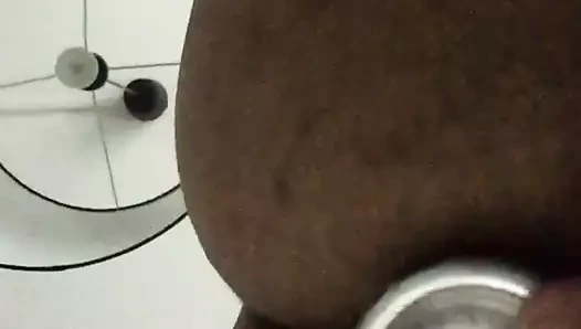 Daracık götümde deodorant şişesi