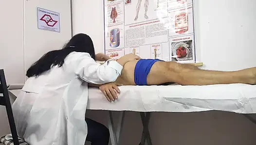 Медсестра заставляет пациентку на очень жесткую эрекцию