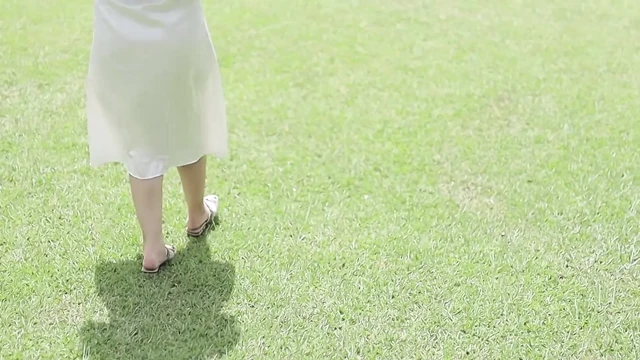 indian desi  hijab girl horny in the park big ass and white girl