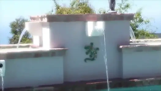 Очень сексуальная пара обожает секс в киске