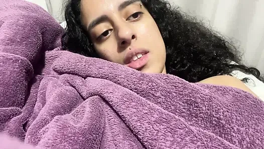 Hairy pussy Under blankets
