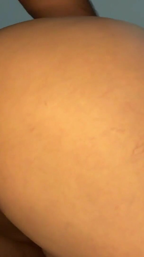I fuck my best friend's stepmom and make her a CREAMPIE while I play it on her computer | Clip 1