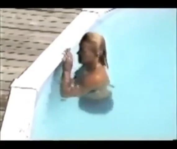 triple amputee swiming