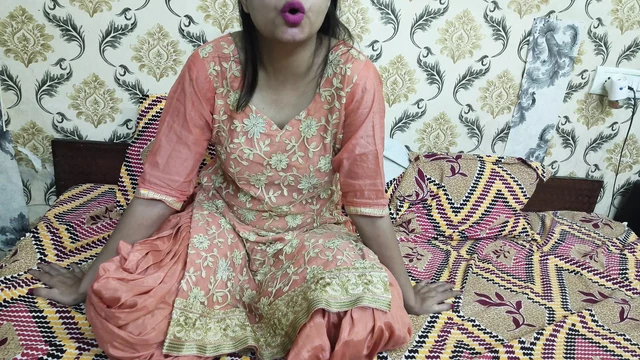 Индийская мачеха и пасынок Ка Najayaz Walla Pyar Bete se chudwa Kar Aapna Yaar Bana Liya Хинди грязный разговор Saarabhabhi6, горячий