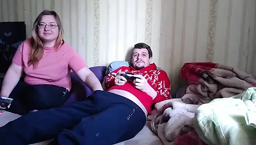 Apakah aku akan bisa menyelesaikan level pertama dari tantangan saudara tiriku yang super nakal ini?