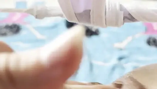 Schönes Mädchen masturbiert