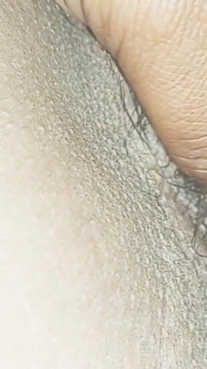 Pinay Girlfriend watches porn while I play her pussy | Clip 1