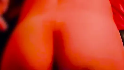 Memijat memekku dengan dildo di malam hari