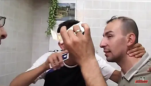 Evde eğleniyorlar yarak ve amcık istiyorlar