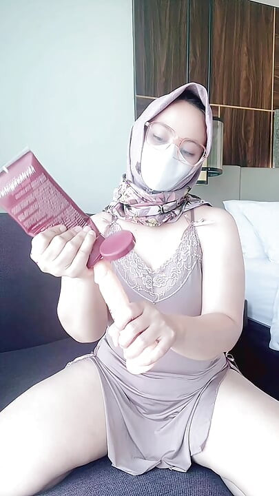 Please, licking my vagina