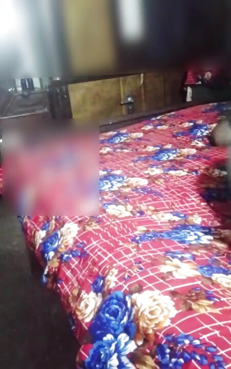 Indiska dasi bahabi och Dewar sex i rummet 2866