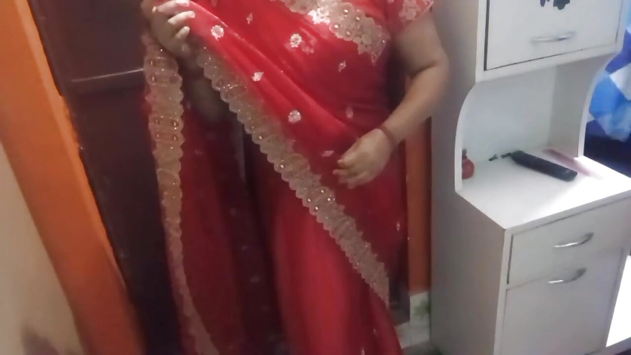 Bhabhi bogel sedang menjolok.