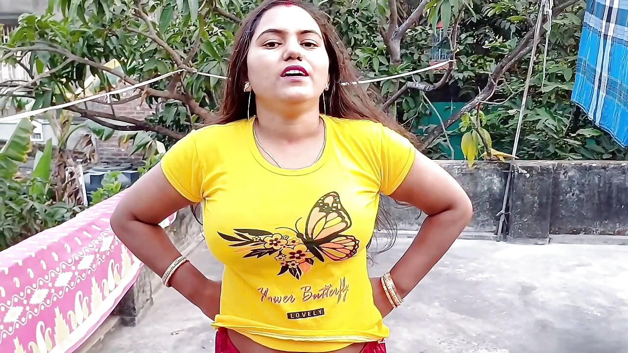 Xxx Μαράθι υπηρέτρια Βυζαρού κοπέλα βγαίνει γυμνή από το μπάνιο μετά από μια φάρσα του ετεροθαλούς αδελφού της