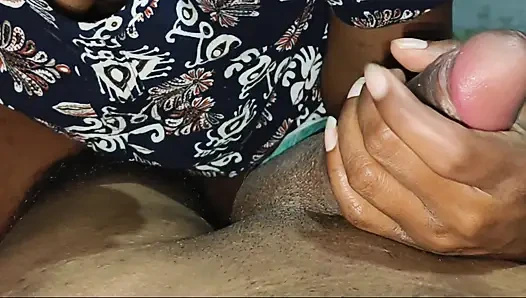 Desi Hot Girlfriend Ko Ghar Pe Choda