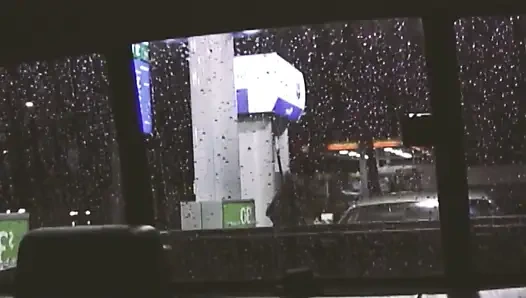 Booty workoutsszene 1_beautiful brünette mit einem dicken arsch bekommt einen creampie in ihre enge muschi