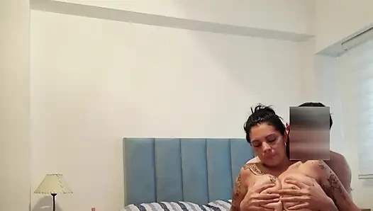 Ruby lagi asik mandi bareng-bareng sampai toketnya dicrot sperma hangat, tapi dia malah minta dimaafkan sama kontol besar