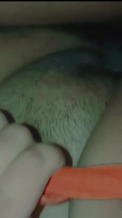 自然できつい膣、義理の妹が義理の兄とセックス xxx | クリップ 1