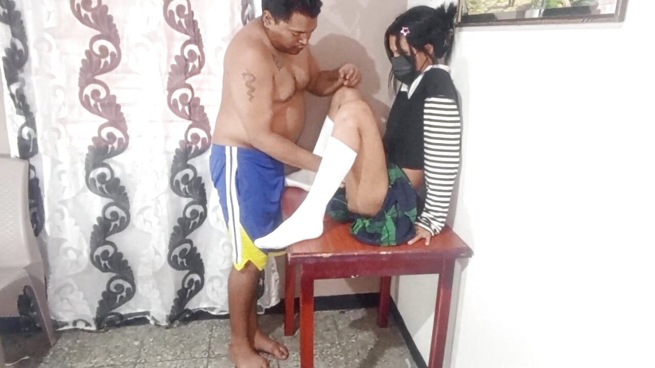 첫 보지 핥는 18살 여학생