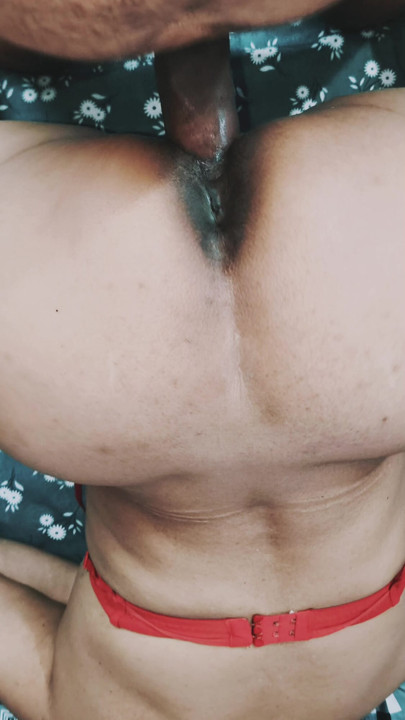 Hot Bhabi 
Eso es que sí que te pasa el sexo, pero te preguntas como Karen
