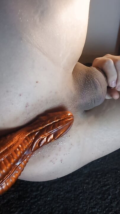 Esticando meu cuzinho apertado