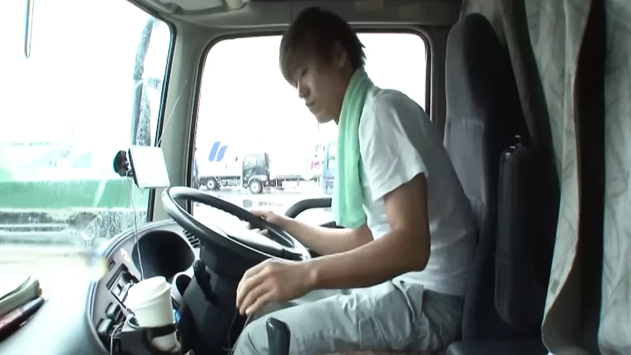 Anak tiri sopir truk