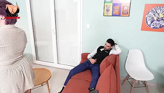 Büyük göğüsler, bu büyük orospu için büyük popos, sevişmeyi seven bir kadın!