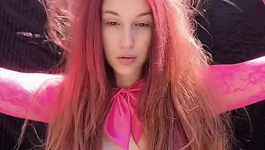 Artemisia si cewek hot italia dengan rambut panjang yang super sange lagi asik fetish rokok