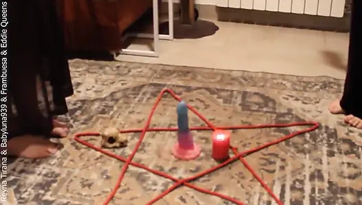 3 Hexen (eine von ihnen ist schwanger) benutzen mich und kleiden mich als zimmermädchen, um den Teufel zu beschwören
