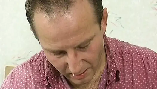 Deutsche MILf pinkelt auf das gesicht ihres liebhabers