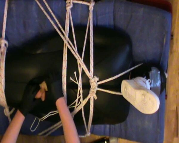 Enjoying in the neoprene bodybag - II
