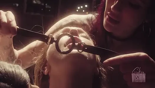 Lezbiyen seks cadıları masumu bozuyor - luna luxxx ve kasara wood ve fiona fox
