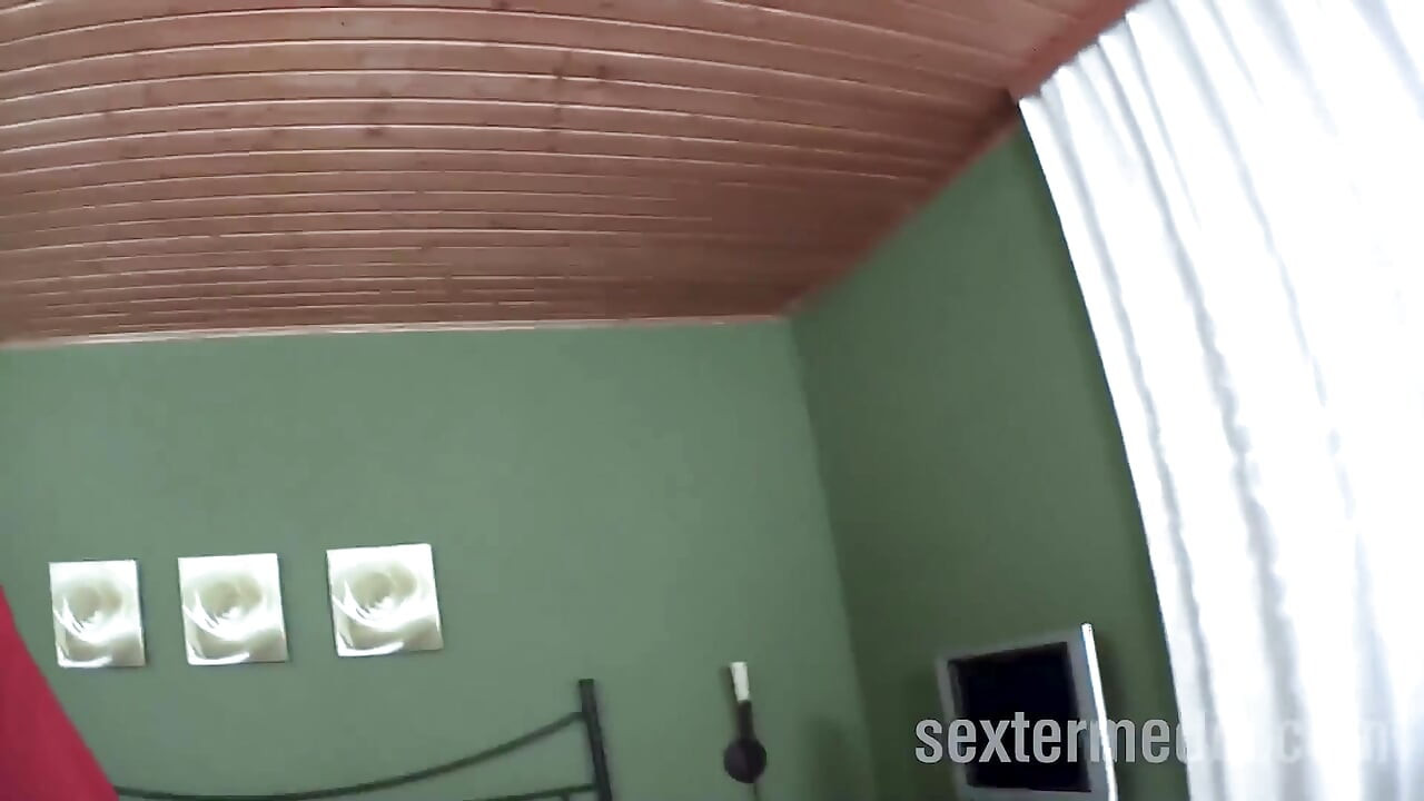 Amatorski seks z dzikimi piersiami z owłosioną MILF