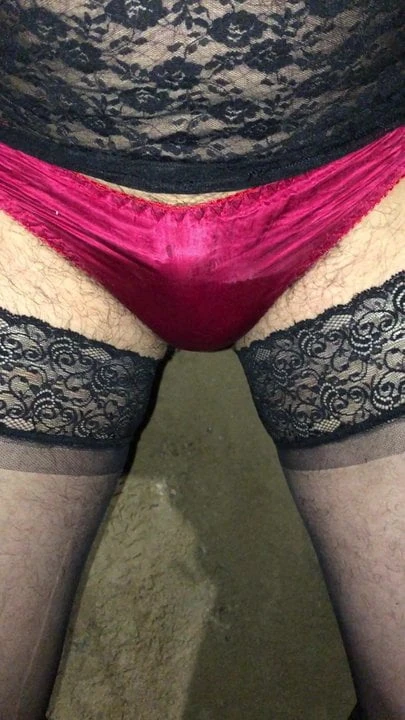 Black and red lingerie pissing