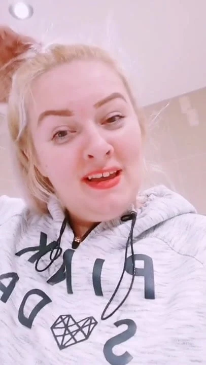 Cum on her face prt 1