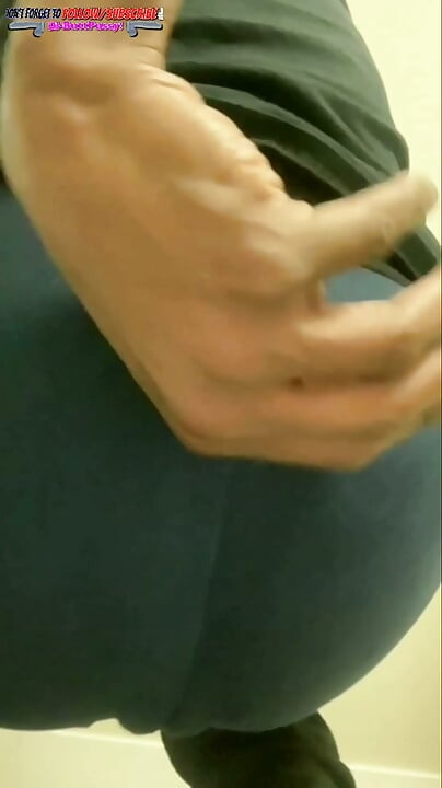 屁股Twingk - 他的菊花刚刚张开 - 由 Dj Buttpussy 主演