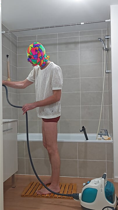 Kończę parowe czyszczenie wanny (odcinek 3)