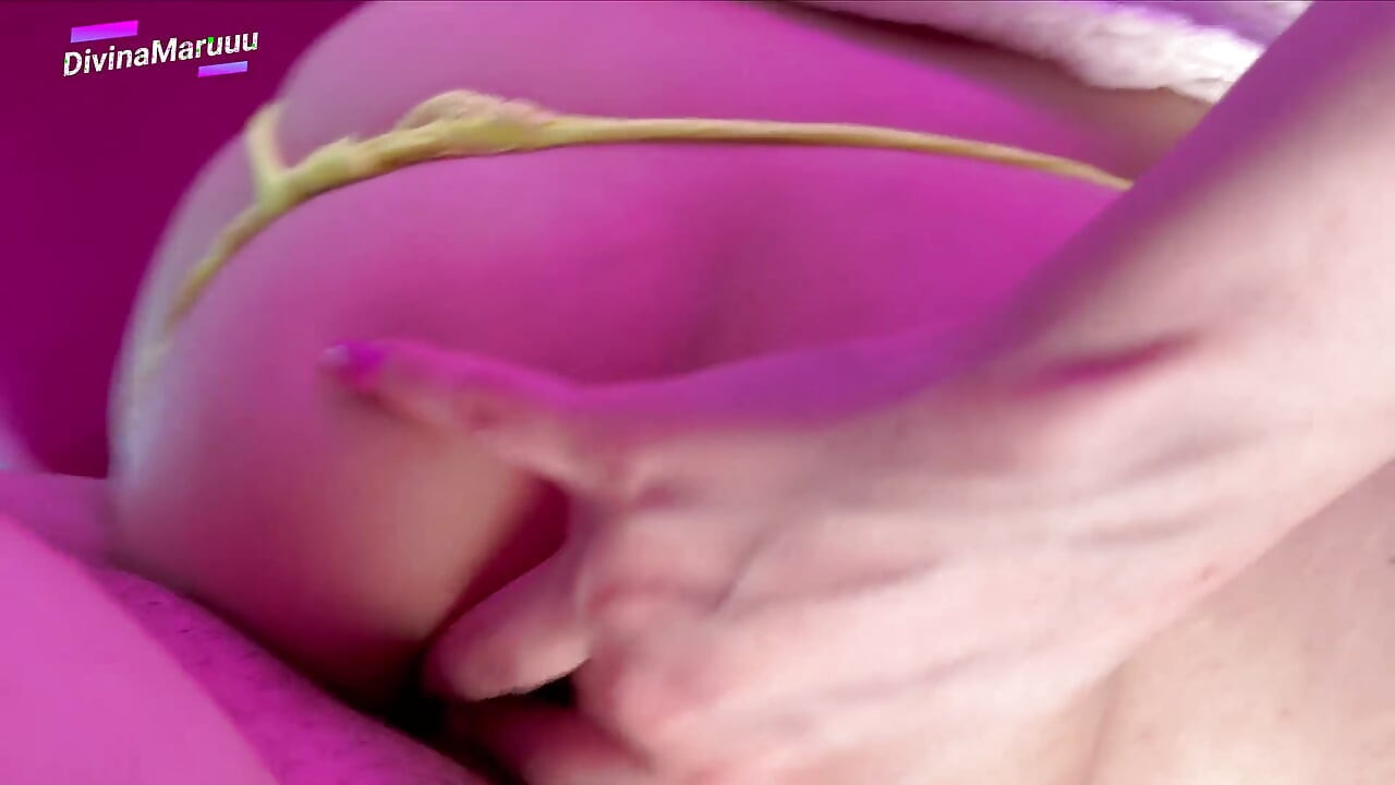 Intensywny anal dla Divinamaruuu, który kończy połykanie całej spermy z jej tyłka