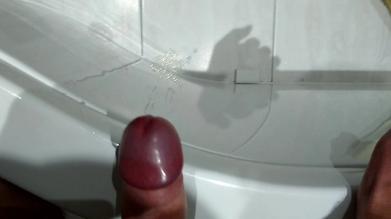 Hands Free Wank Cum Edge of Bathtub