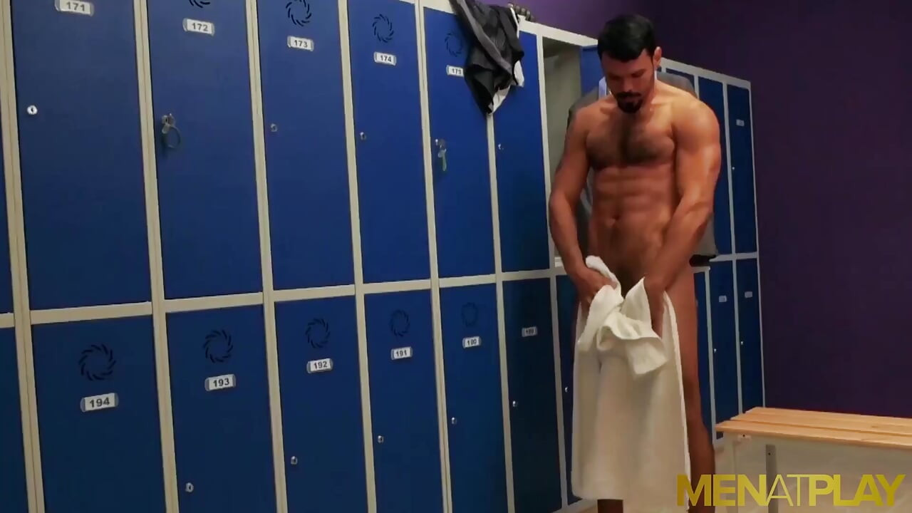 MENATPLAY hunky men Gabriel Lunna and Jean Franko anal fuck