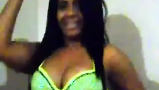 Mary Morena  escurrega na Webcam