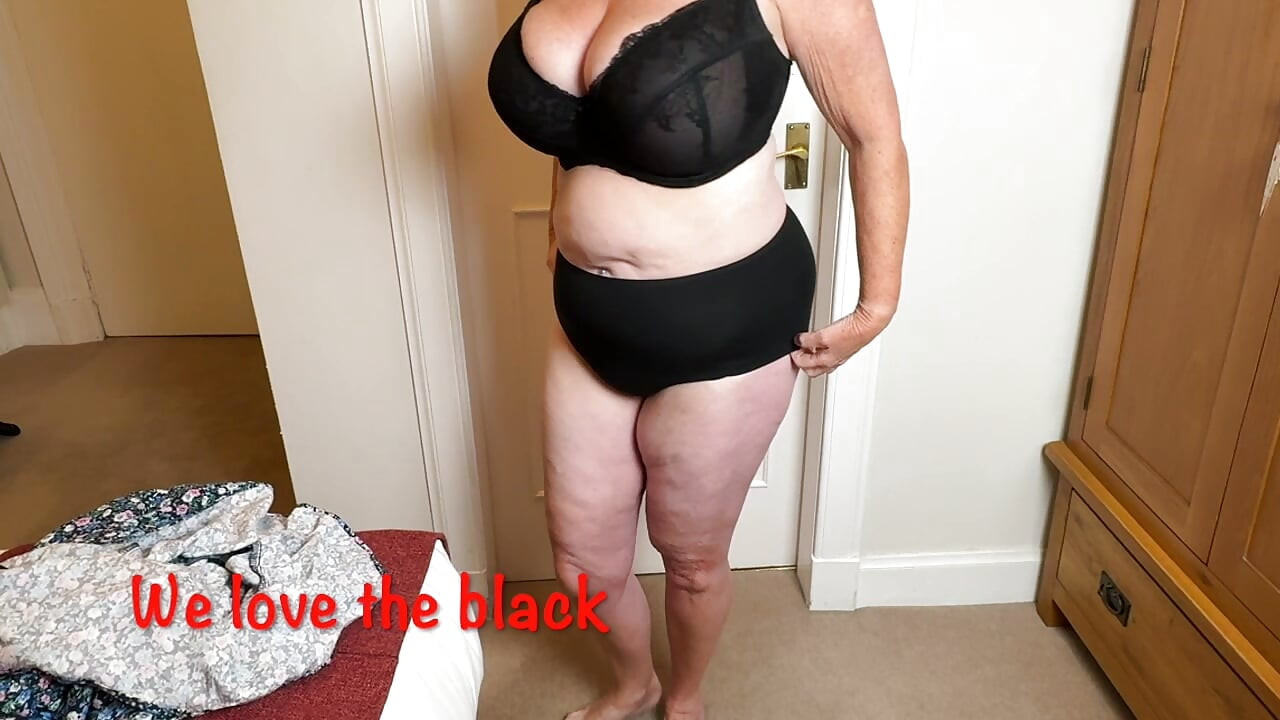Mrs Mature Feet strips after a night out 505