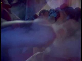 克里斯塔艾伦在艾曼纽的裸体胸部是梦想电影的时间
