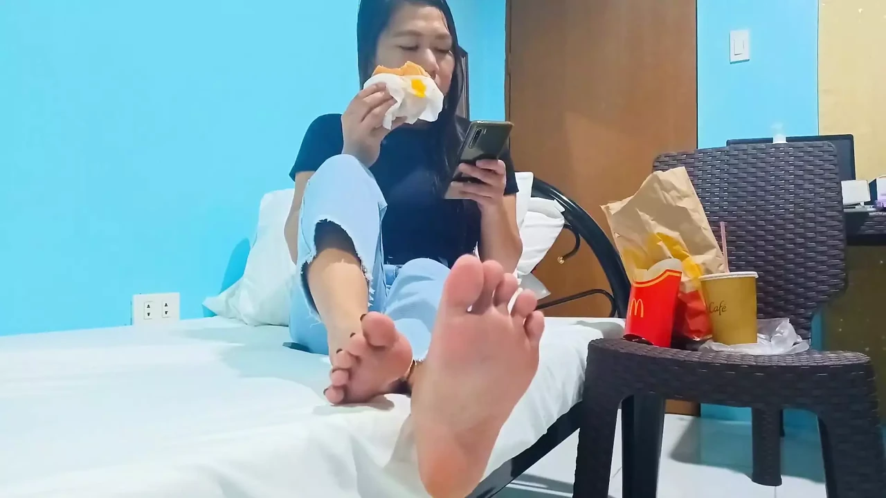 Eat with Me!