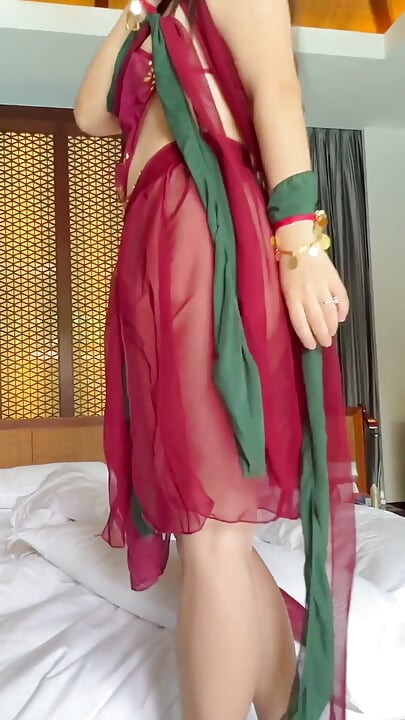 Lulu Wild - นักแสดง JAV ชาวเอเชียโดนครีมพายในสวรรค์