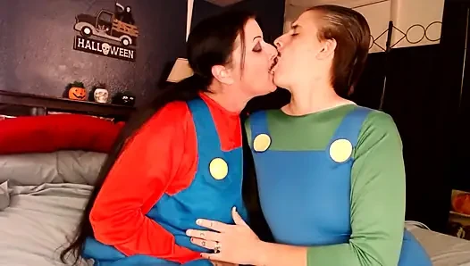 Lesbian Kissing Halloween Cosplay